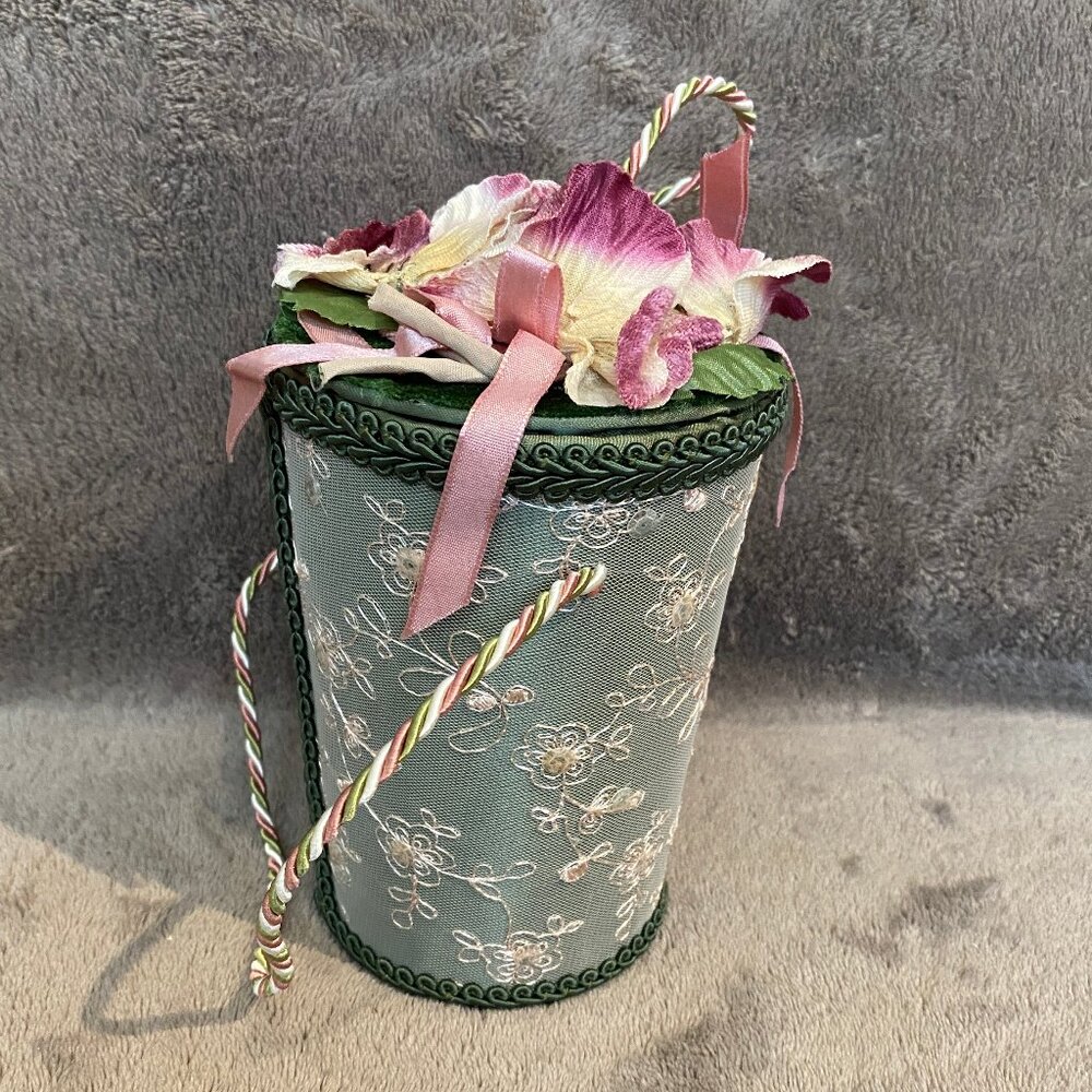 Wayne M. Kleski Viintage Victorian Floral Pansies Satin Lace Sequin Carry Box